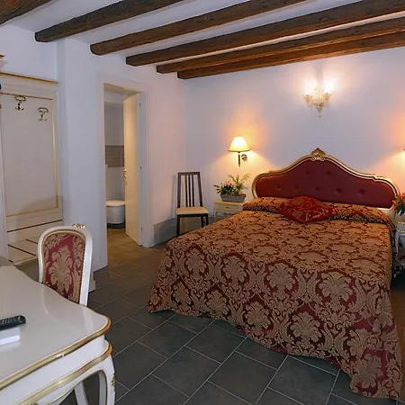 Ca' Del Gallo Penzion 2*